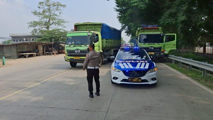Langgar Jam Operasional, Dishub Banten Tindak Truk Tambang!