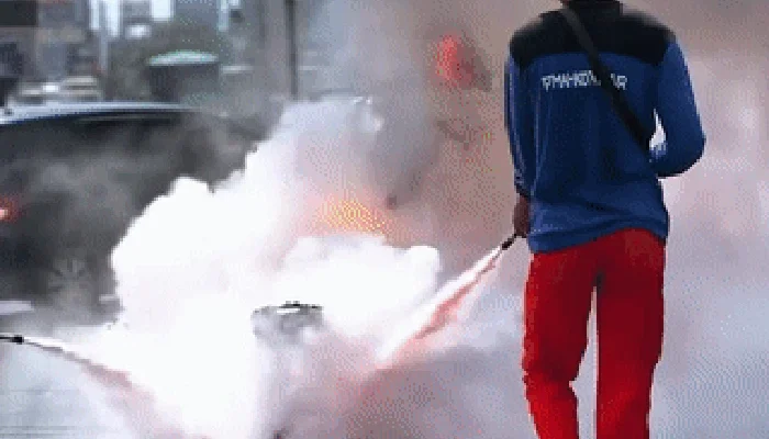 Motor Terbakar di Jatiasih Bekasi, Lalin Macet Akibat Tragedi Mengerikan!