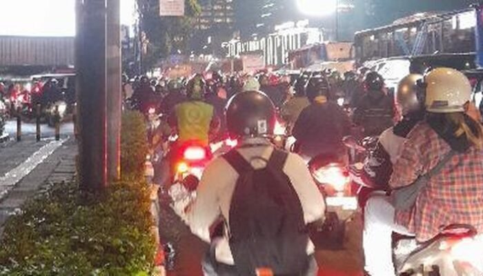 Pemotor Cerita Jarak Tempuh GBK-Halim 2 Jam Malam Ini: Macetnya Luar Biasa – Update 3