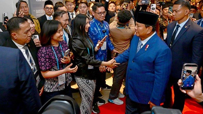 Prabowo Tiba di Gyeongju Korsel, Disambut Pelajar-Pekerja Indonesia - Update 3