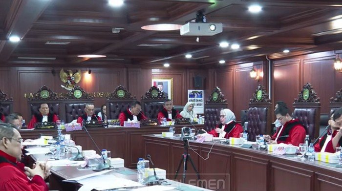 Sidang MKD Pertama Anggota DPR Nonaktif, Saksi-Ahli Hadir, Apa yang Terjadi?