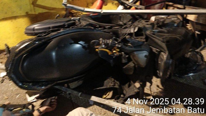 Darurat! Pemotor Kecelakaan di Taman Sari Jakbar, Korban Terluka dan Dilarikan ke Rumah Sakit