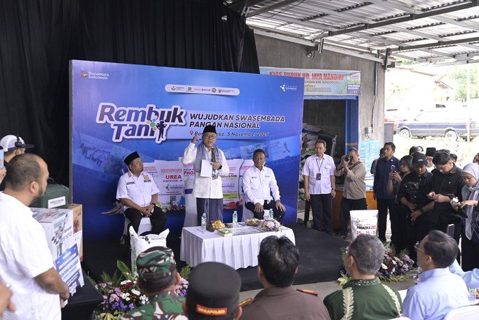 [Turunnya Harga Pupuk Subsidi, Zulhas: Prabowo & Pupuk Indonesia Berikan Angin Segar untuk Petani]