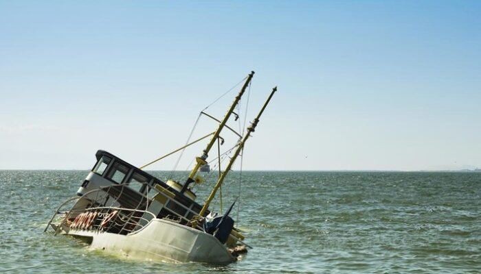 Kapal Angkut Imigran Ilegal Tenggelam di Malaysia, 1 Tewas dan Puluhan Hilang: Tragedi yang Tak Terlupakan