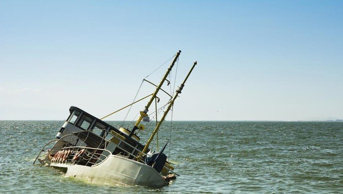 Kapal Angkut Imigran Ilegal Tenggelam di Malaysia, 1 Tewas dan Puluhan Hilang: Tragedi yang Tak Terlupakan