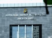 Roy Suryo Diminta Polisi Hadir Sebagai Tersangka, Ijazah Jokowi Jadi Perhatian Utama!