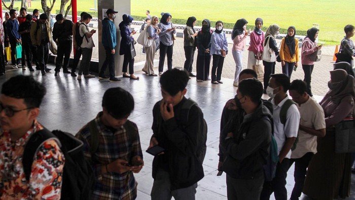 500 Ribu Pekerja RI Akan Dikirim ke LN, Komisi IX DPR: Jangan Biarkan Migran Terlantar!