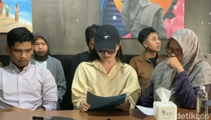 Deni Apriadi ‘MUA Dea Lipa’ Ungkapkan Luka Dalam Akibat Bullying di Masa Kecil