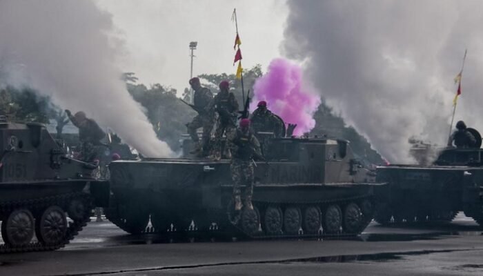 “Panglima TNI Berbagi Mimpi di HUT Marinir ke-80, Siap Dukung Generasi Muda”