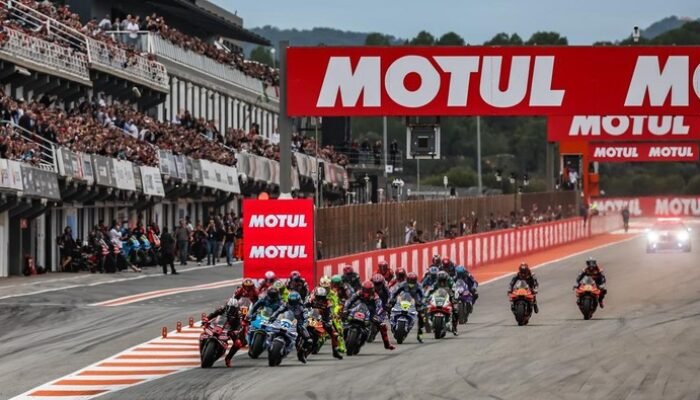 “Hasil MotoGP Valencia 2025: Bezzecchi Juara, Raul Kedua, Diggia Ketiga – Gempuran Eropa!”