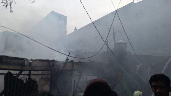 Tragedi Jatipulo: Kabel SUTET Putus, Ketua RW Bongkar Misteri Kebakaran