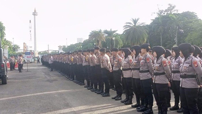 [1.963 Personel Gabungan Disiagakan, Demo Buruh di Silang Monas Siap Berlangsung]