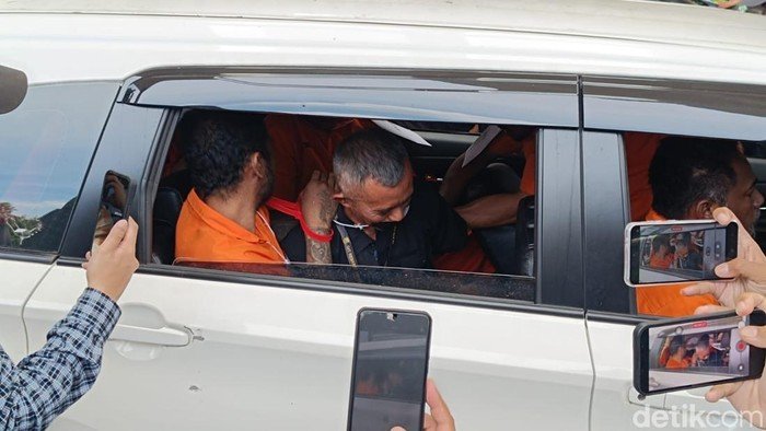 Reka Ulang Kacab Bank Diculik: Adegan Pelat Mobil Dilakban Jadi Sorotan