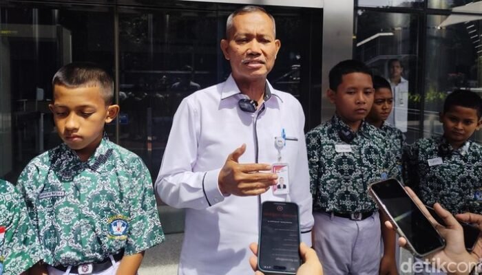 KPK Menggandeng 6 Bocah SD Jujur, Ciptakan Podcast dari Temuan HP di Jaktim