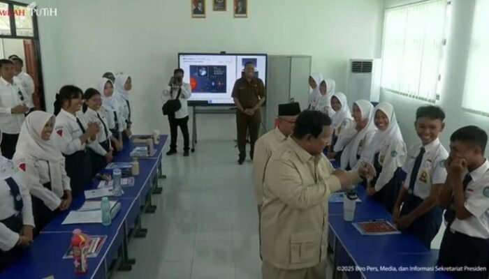 “Dari Tantangan Prabowo, Siswa SMPN 4 Kota Bekasi Boxing Sajikan Momen Lucu yang Viral!”