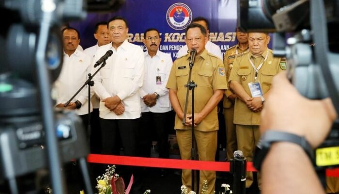 Kepala Daerah Diwaspadai Mendagri: Bencana Hidrometeorologi Siap Melanda, Siapakah yang Bertanggung Jawab?