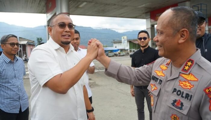 **Usai Razia Tambang Ilegal, Solar Pasaman Dijamin lancar Rosiade**