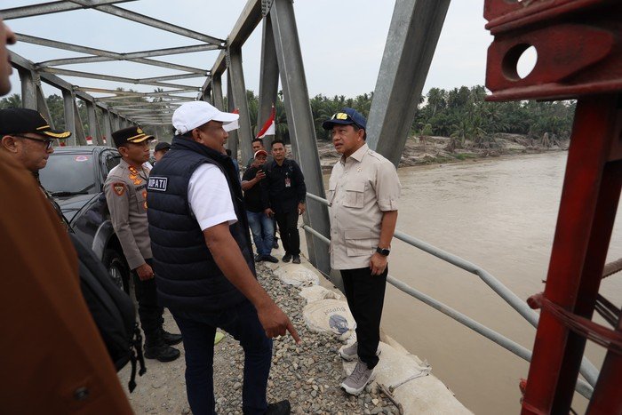 Mendagri Tinjau Jembatan Pascabencana Bireuen: Perbaikan atau Bencana Baru?