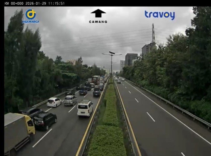 Lalin Cawang Macet 'Dikepung' Kendaraan dari Tol Cikampek dan Jagorawi, Warga Mengeluh, Pemerintah Bertindak!