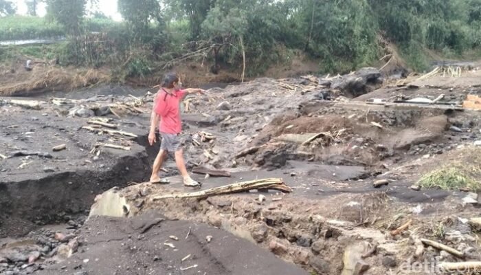 Tragedi di Lereng Slamet: Ribuan Warga Rela Ngungsi, Banjir Bandang Tak Kenal Belas Kasihan!