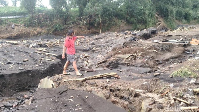 Tragedi di Lereng Slamet: Ribuan Warga Rela Ngungsi, Banjir Bandang Tak Kenal Belas Kasihan!