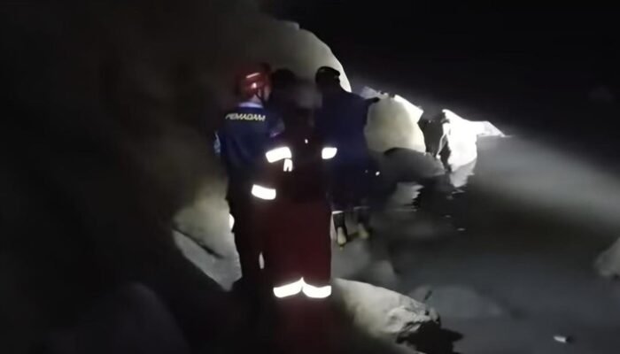 **Lansia Pencari Besi Hilang di Sungai Cipamingkis, Tim SAR Terus Telusuri**