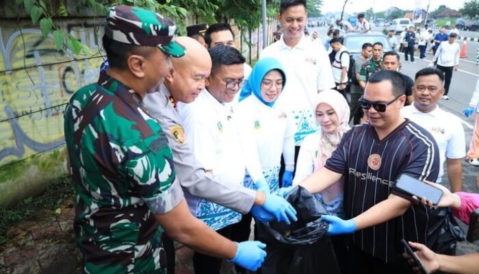 Gubernur dan Kapolda Banten Bersih-bersih Jalan Jelang Perayaan Hari Pers – Update 3