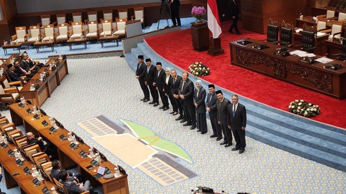 Paripurna DPR Sahkan 8 Calon, Ini Proses dan Daftarnya