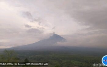 Gunung Semeru 3 Kali Erupsi Pagi Ini – Update 3