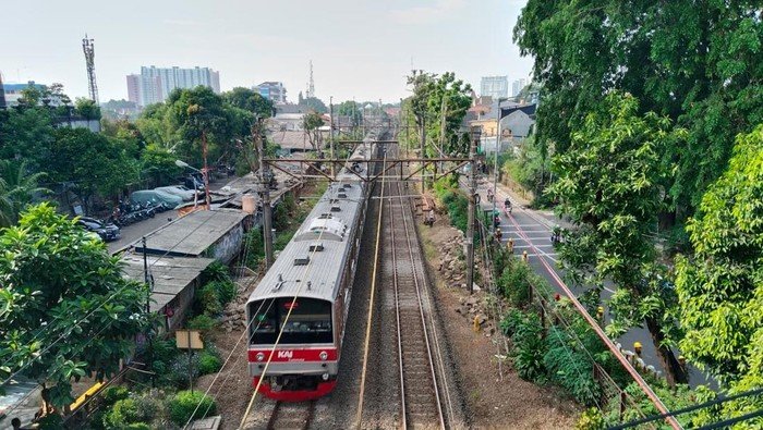 **Gangguan KRL Jakarta-Bogor Saat Jam Pulang Kerja, Apakah Solusi Jangka Panjang Ada?**
