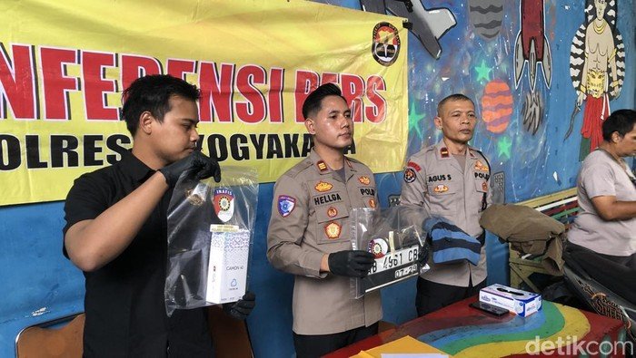 Pemberani! Mahasiswi di Yogya Kejar-Tabrak Penjambret HP hingga Terjatuh - Update 2