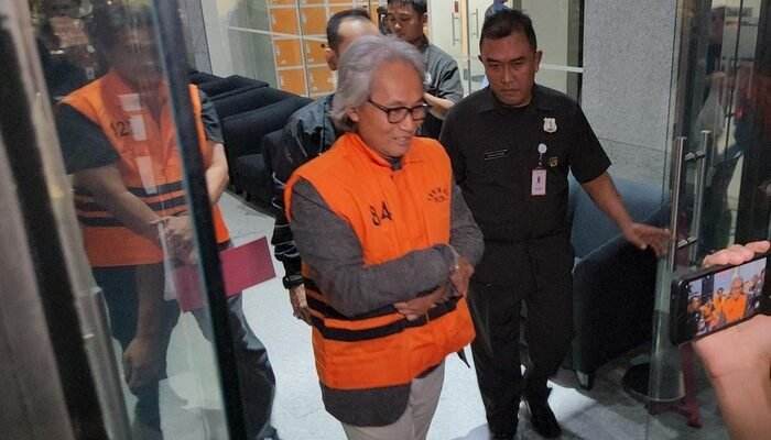 “Tak Tanggung-tanggung, Rangkap Jabatan Mulyono Terjerat KPK!”