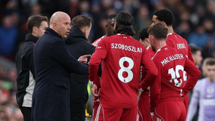 Arne Slot: Liverpool Tundukkan Liga Champions atau Kandas Saat Ini?