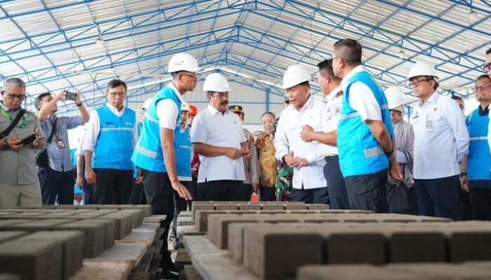 **Lima Ribu Paving Block dari Limbah PLTU: Napi Lapas Tangerang Cetak Rekor Penjualan!**