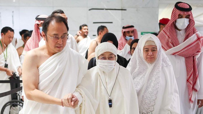 Doa Megawati di Tanah Suci: Menyelamatkan Indonesia dari jurang Perpecahan