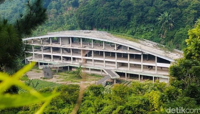 Kronologi Mengerikan: Siswa SMP Ditembak saat Live TikTok di Eks Kampung Gajah, Polisi Bergerak!