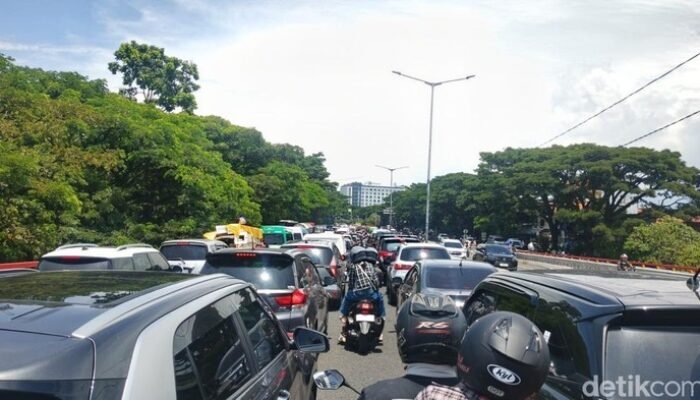 1,5 Juta Kendaraan Menghancurkan Bandung, Memicu Kebakaran Maut di Long Weekend Imlek