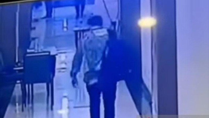 Polda Metro Tangkap Maling Laptop di Hotel Bintang 5, Pakai Lanyard sebagai Alat!