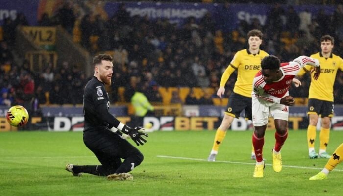 “Dari Keterpurukan ke Kemenangan: Saka dan Arsenal Ungguli Wolves di Turun Minum”