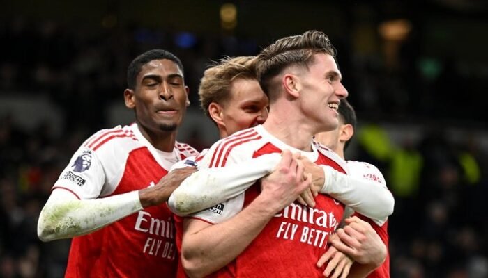 “Duel Meriam London: Tottenham Hotspur Menang Telak 4-1 atas Arsenal, Meneguhkan Dominasi!”