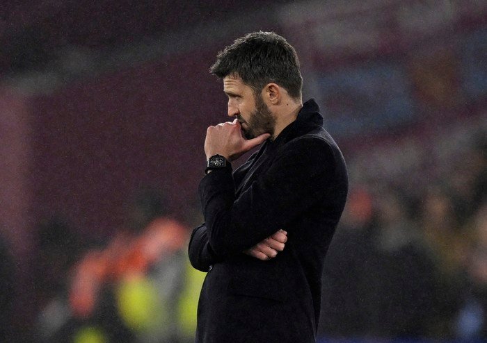 MU Kalah, Apa yang Salah Carrick? Carrick: Kapten atau Kebuntuan?