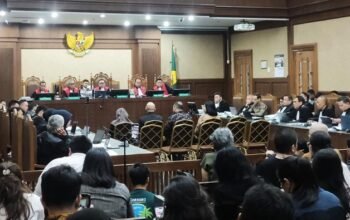 “Dramatis! Eks Anak Buah Nadiem Tak Tahan Emosi di Depan Jaksa.”