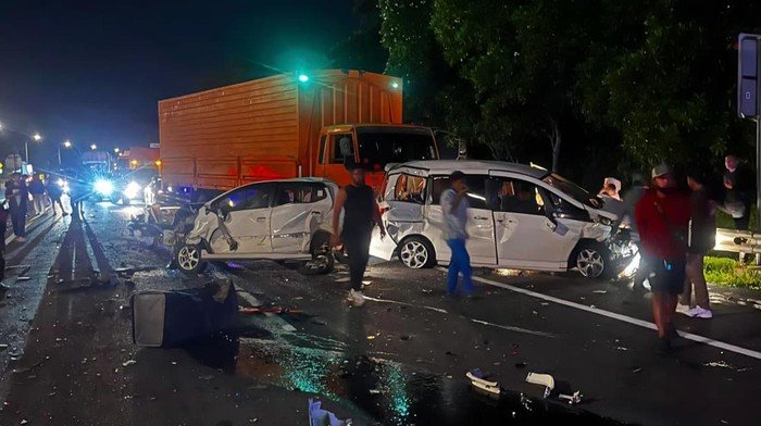 7 Fakta Menakutkan Tabrakan Beruntun 10 Kendaraan di Tol Cipularang: Kenapa Korban Bisa Meninggal!