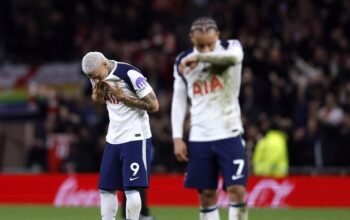 **Tottenham Suram: Kekalahan dari Crystal Palace Menambah Penderitaan The Lilywhites**