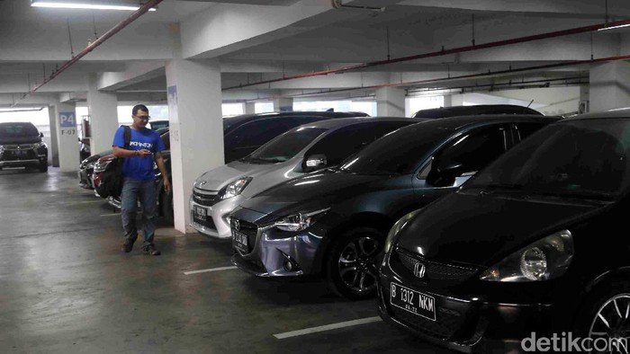 **Pajak Parkir Kantor: Kenapa Karyawan yang Kena?**