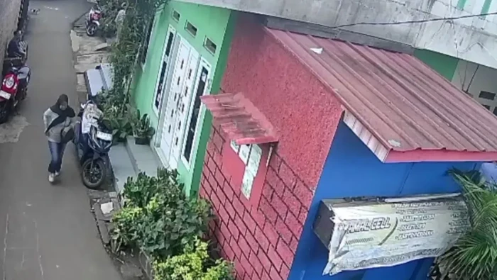 Jejak-jejak Wanita Pura-pura Melayat untuk Curi Duit Takziah: Modus Baru Penipuan