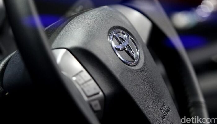 Toyota Buka Suara Soal Koperasi Merah Putih Pakai Pick Up India: Harga Tidak Cocok