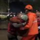 Tragedi Pondok Karya: Banjir 170 Cm, Brimob Serbu Evakuasi Nenek 84 Tahun