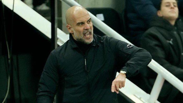 Skorsing Dua Laga Menanti Guardiola usai Ngomel ke Wasit - Update 3