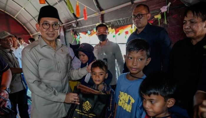 Menbud Salurkan Bantuan untuk Warga di Sekitar Situs Budaya Banuaraja, Pemerintah Berikan Harapan Baru di Tengah Krisis
